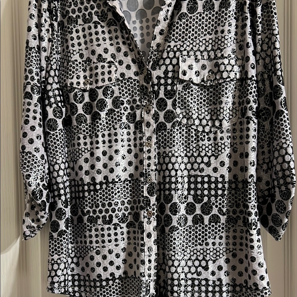 Black‎ and Rose Graphic 3/4 Sleeve Button Down Blouse - Picture 8 of 13